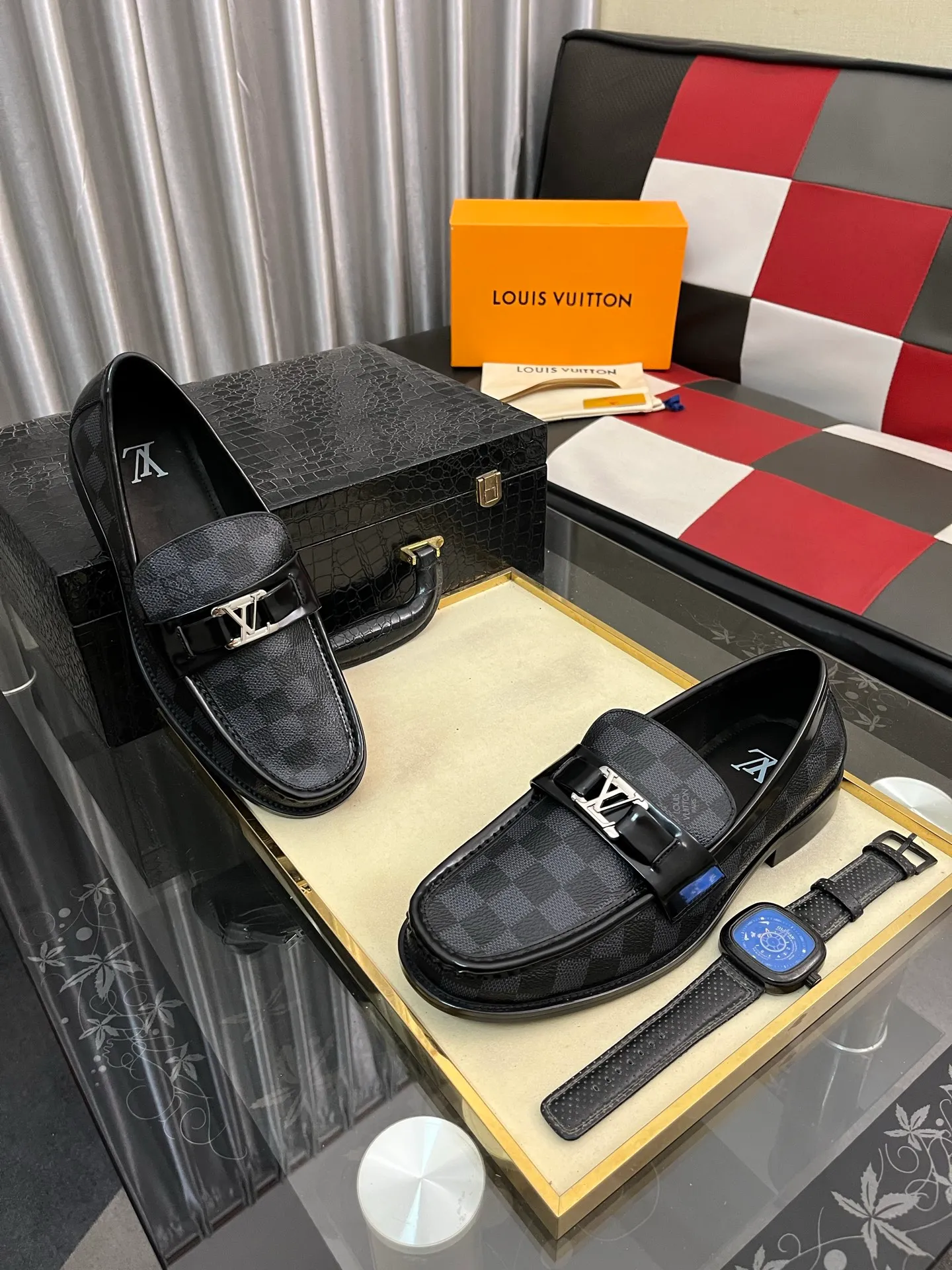 Men's Men's Shoes Men's Men's Shoes 💰520⌚️⌚️[LV] The most popular classic Louis Vuitton leather shoes. Synchronized with the official website, the upper adopts Italian imported upper embossing➕comfortable cowhide lining, fashionable atmosphere, unique brand and unique craftsmanship. Highlighting the hot style of the new year. Stop hesitating, stop wandering, get it now. Code number: 38--44. 3️⃣colors available